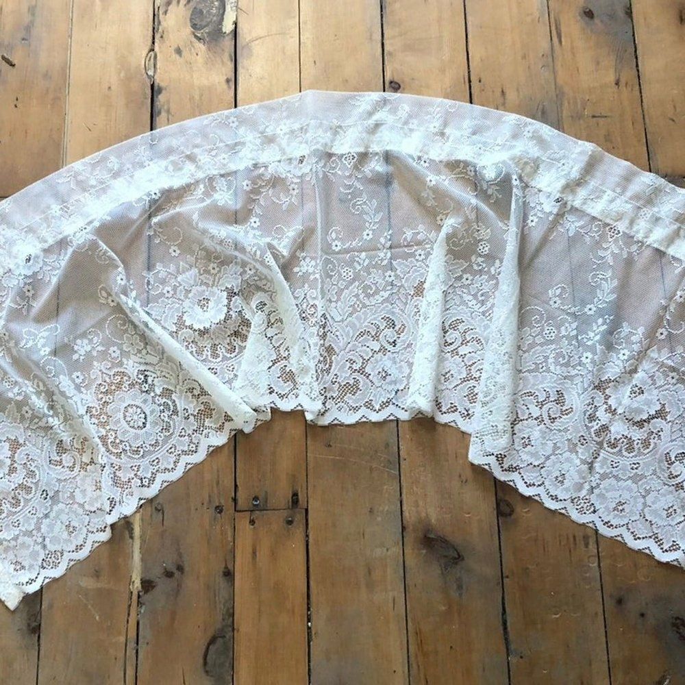 Vintage Lace Window Valance 18" x 58"